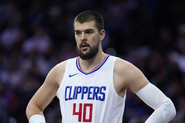 LA Clippers e Ivica Zubac concordano su un'estensione del contratto di 58,6 milioni di dollari per 3 anni