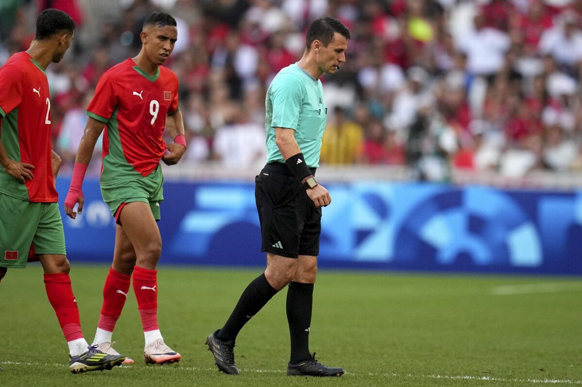 Arbitro ferito nella partita di calcio semifinale Marocco-Spagna alle Olimpiadi di Parigi